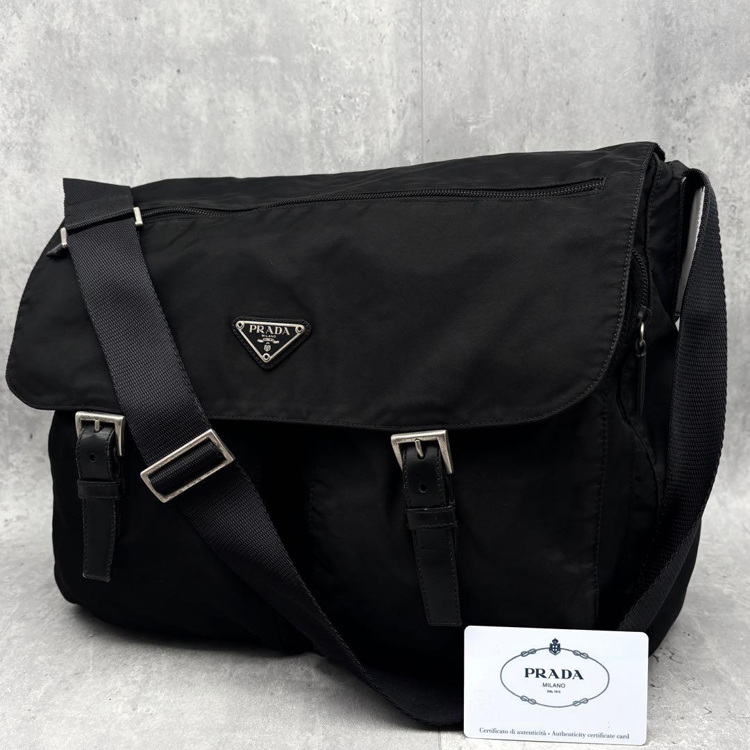 プラダ　メッセンジャーバッグ　三角ロゴ　ナイロン　ブラック　白タグ　ショルダー