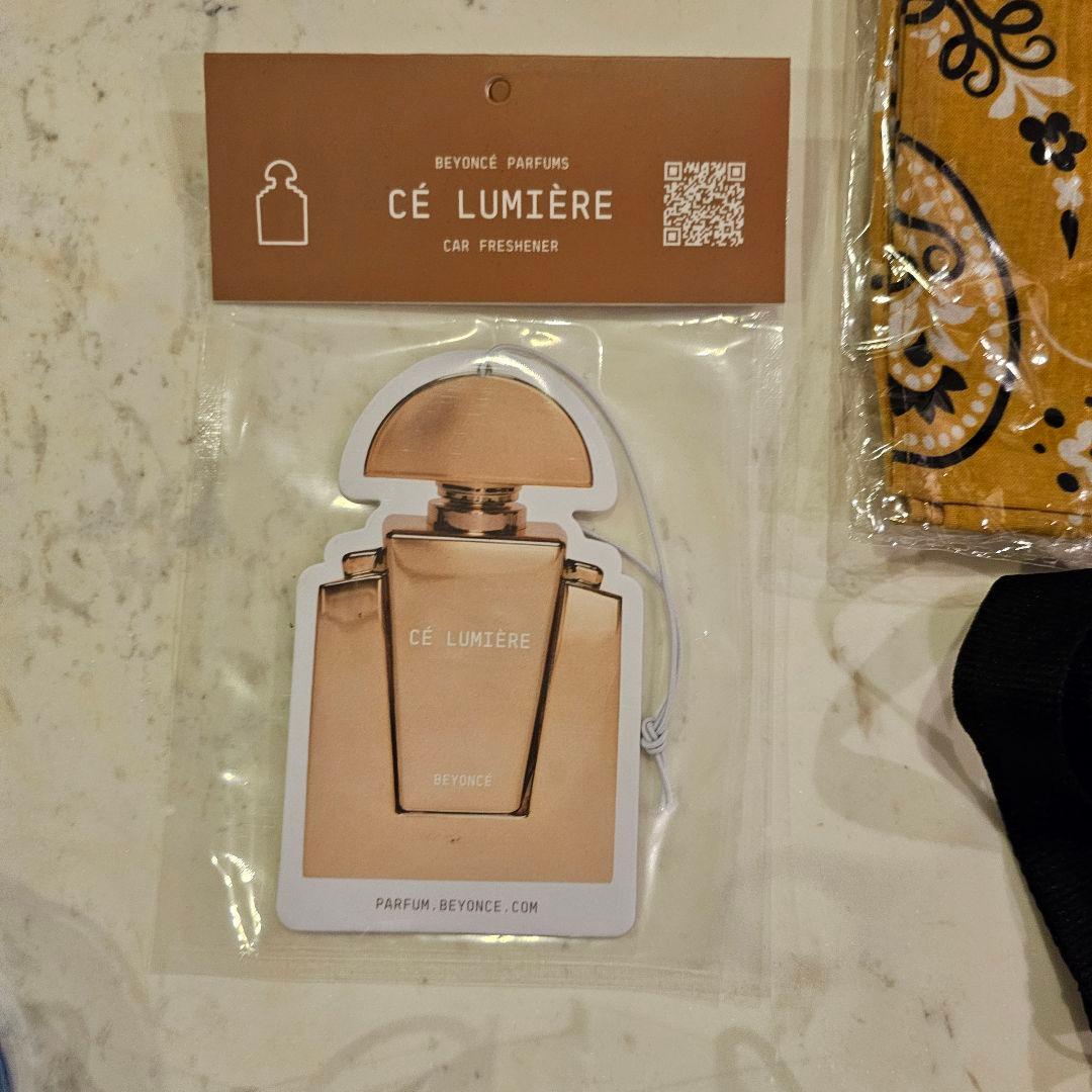 ビヨンセ COWBOY CARTER ツアーグッズ＋未使用Tシャツ3枚 - メルカリ