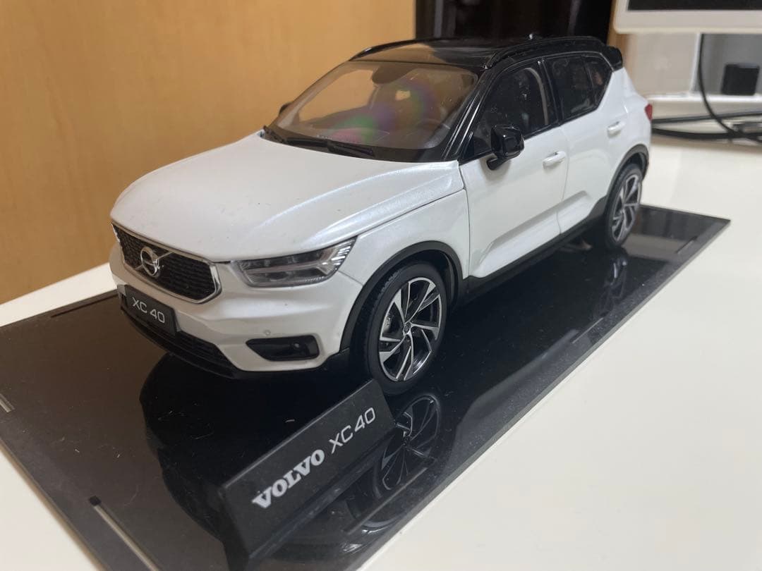 VOLVO XC40 1/18 ミニカー 1/18 Dealer Edition Volvo XC40 XC 40 (White) Diecast Car Model