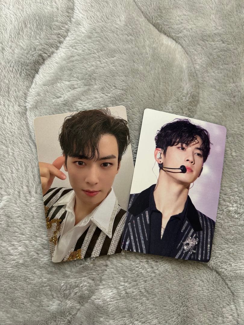 ASTRO CHAEUN-WOO チャウヌトレカ2枚セット - メルカリ