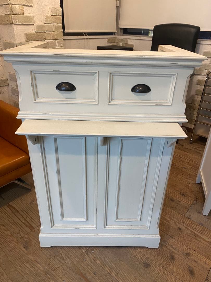 【シャビーシックなデザイン】受付台/レジカウンター/カウンターテーブル シャビーグレーの美容室向けレセプションカウンターをオーダーメイド＠東京