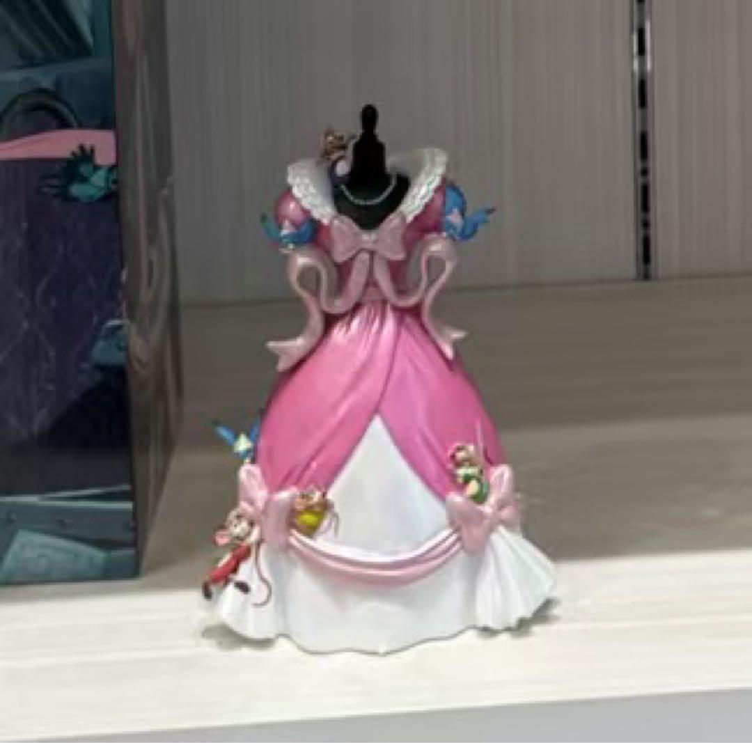 シンデレラ フィギュア ドレス CREATE YOUR DREAM 75周年 青い鳥やネズミたちがドレスをリメイクするシーンがモチーフ