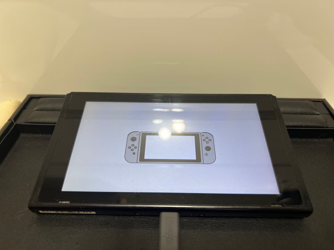 Nintendo Switch 本体※2017製未対策機+ドック Nintendo Switchドックの機能をコンパクトに凝縮した「GENKI: Covert