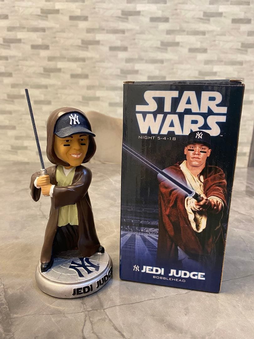 スター・ウォーズ JEDI JUDGE ボブルヘッド・フィギュア（ヤンキース）