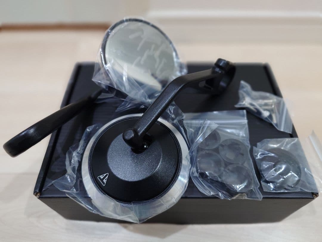 す*ん様 【新品 未使用】トライアンフ用 バーエンドミラー