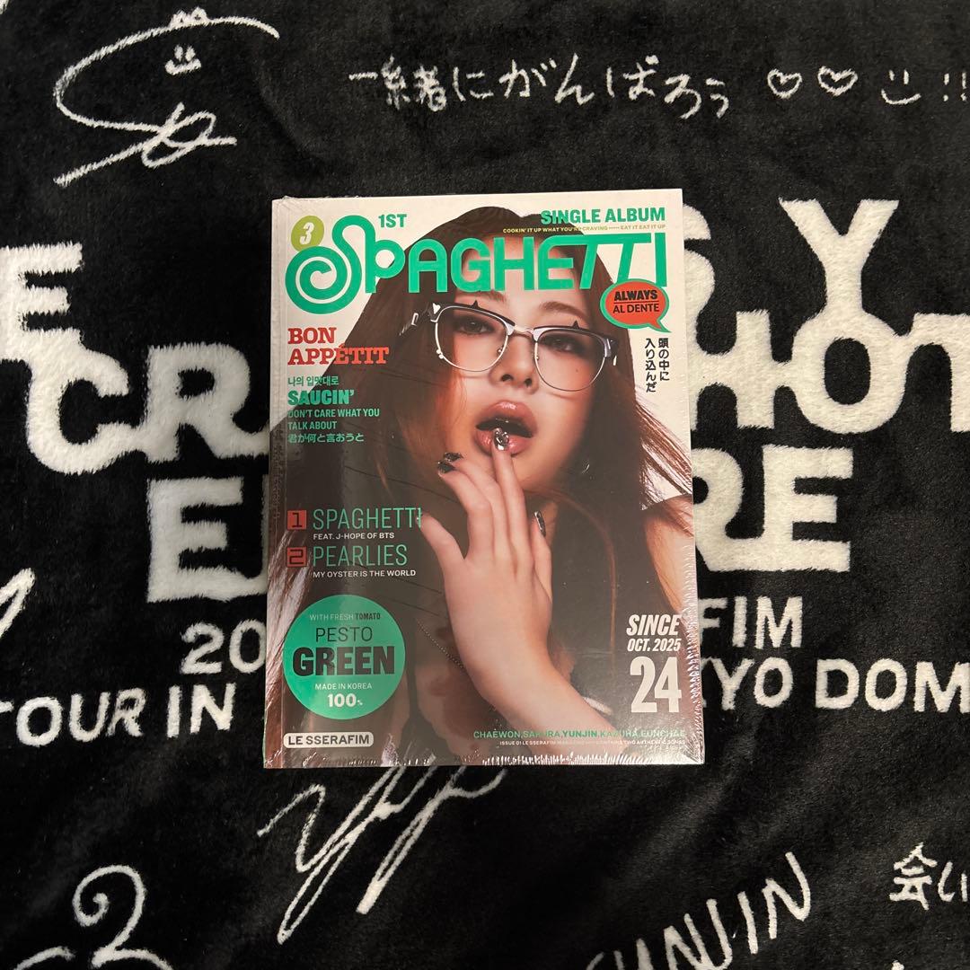 LE SSERAFIM SPAGHETTI COMPACT ver. ユンジン - メルカリ