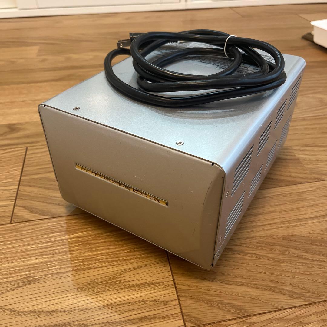 変圧器 カシムラ 3000VA 230V-100V 50/60Hz TI-119