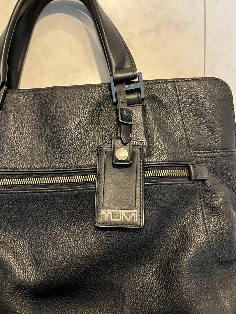 【超メルカリ市終了前セール】TUMI ビジネスバッグ 68516D 牛革 レザー