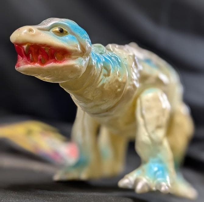 ステゴン「帰ってきたウルトラマン」登場怪獣（ブルマァク復刻）ソフビ