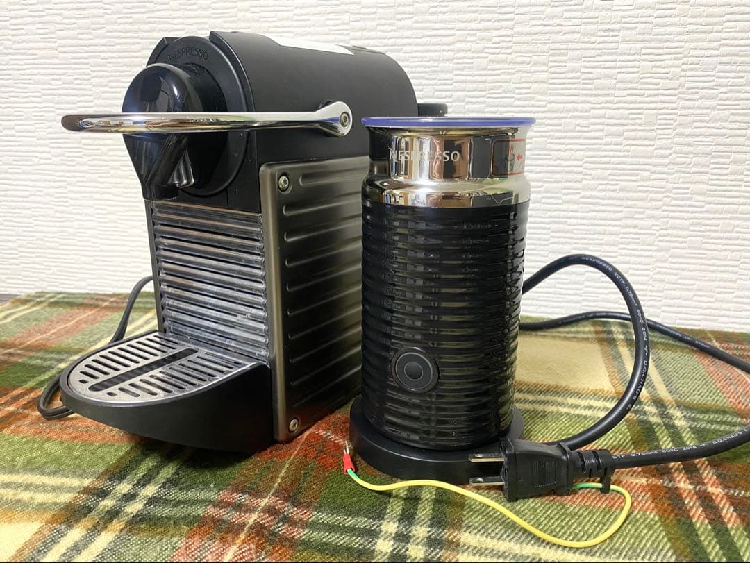 Nespresso C60 エスプレッソマシン（ミルクフォーマー付き）