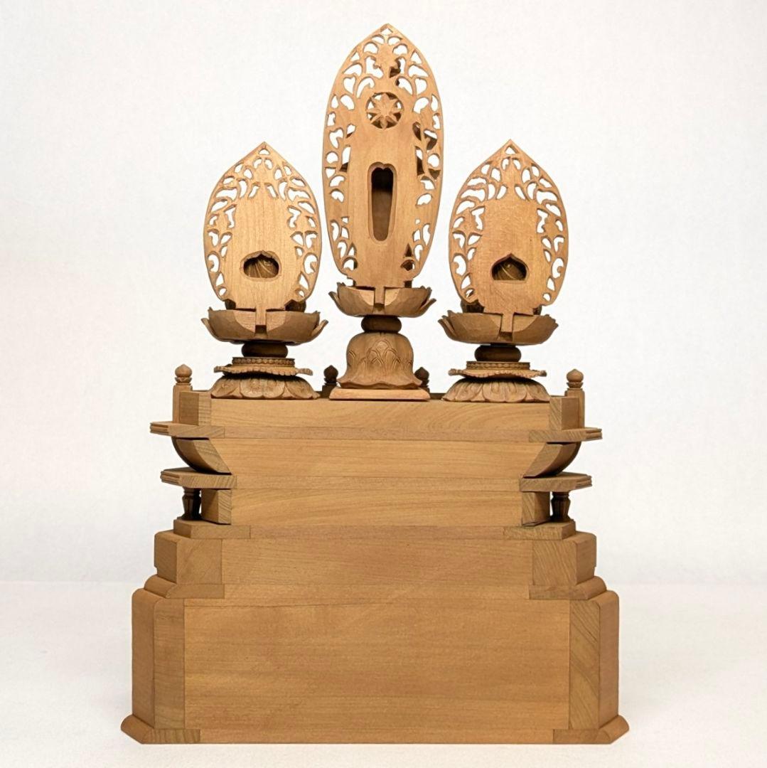 ゲリラセール・新品】 三宝尊 金泥 紅檀 上彫り 総高さ約26cm 日蓮宗