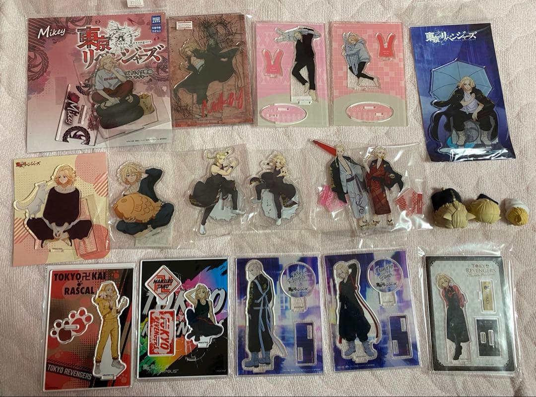 佐野万次郎 マイキー 龍宮寺堅 ドラケン アクリルスタンド 東リべ 東京リベンジャーズ」マイキーやドラケン、場地がスーツ姿に