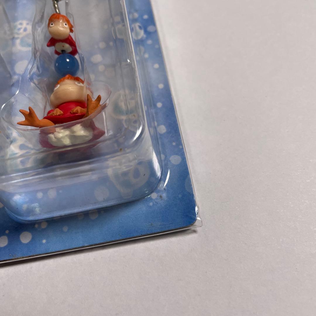 崖の上のポニョ ぶらりんホルダー スタジオジブリ - メルカリ