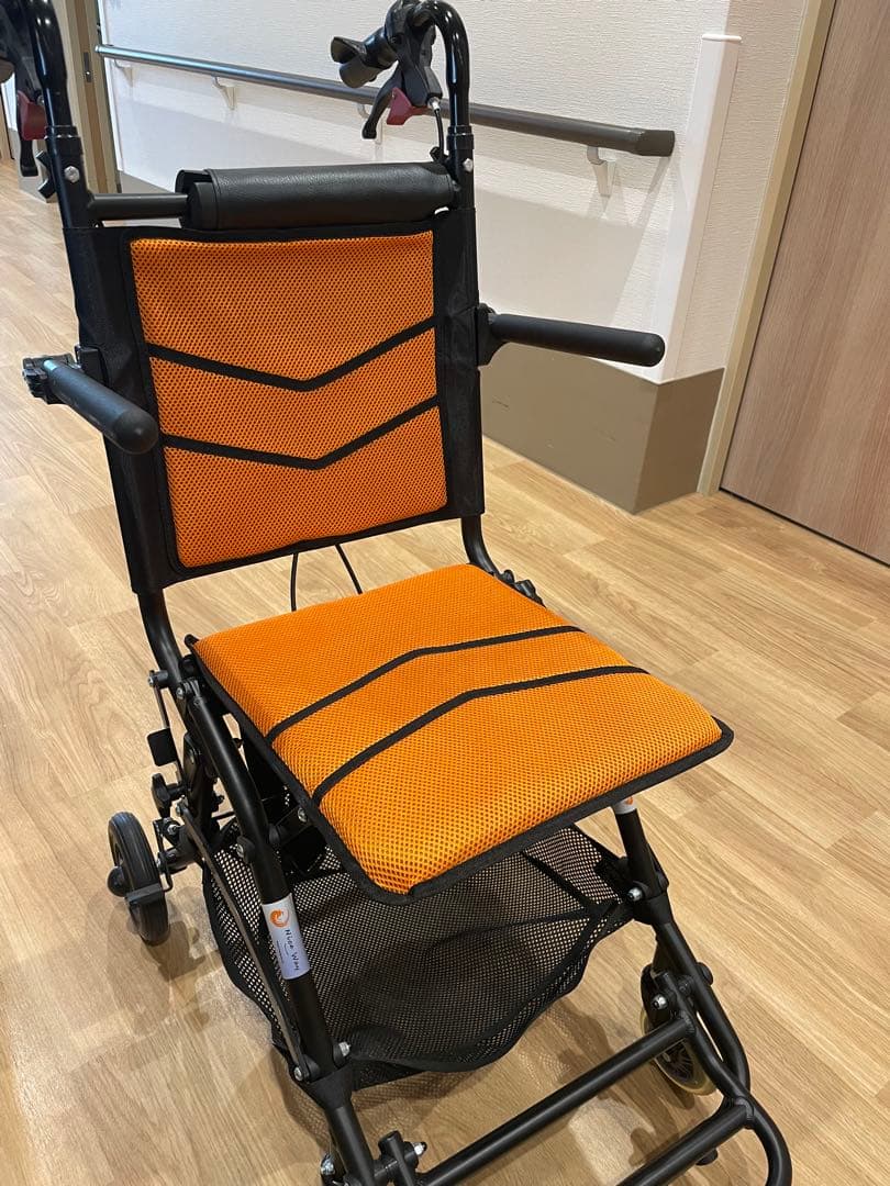 折りたたみ簡易車椅子オレンジメッシュ　1度使用超美品