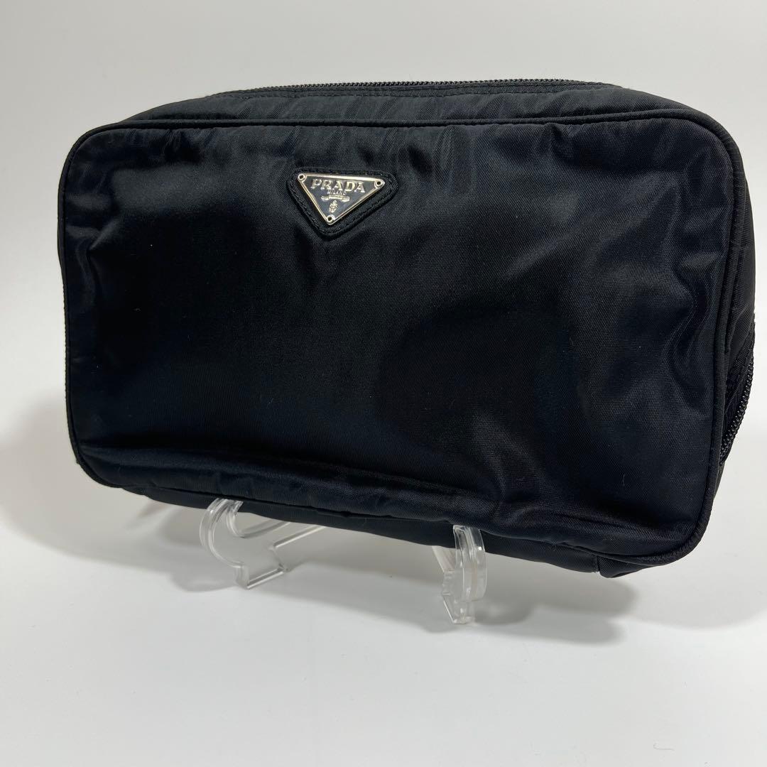 ✨美品✨PRADA　ポーチ　バッグ　三角ロゴ　ナイロン　ブラック 美品✨PRADA プラダ 三角ロゴ ナイロンビッグポーチ クラッチバッグ 黒