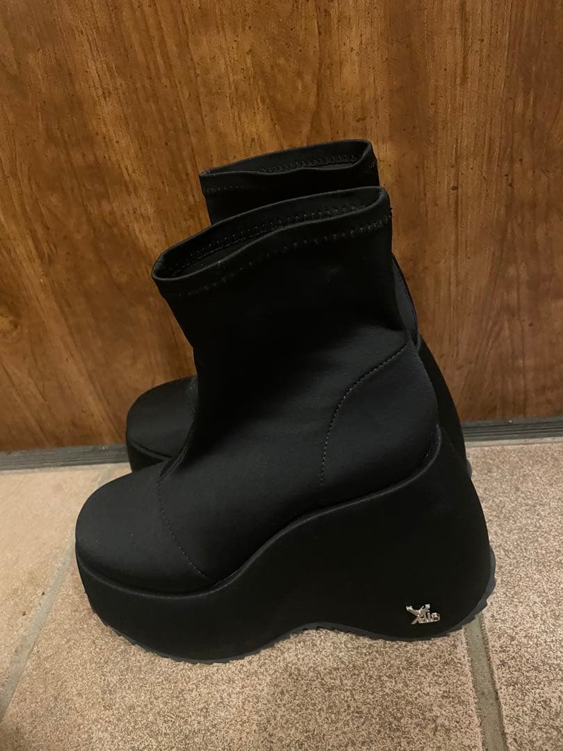 y*a様 YELLO TOKYO BLACK PLATFORM SHORT BO