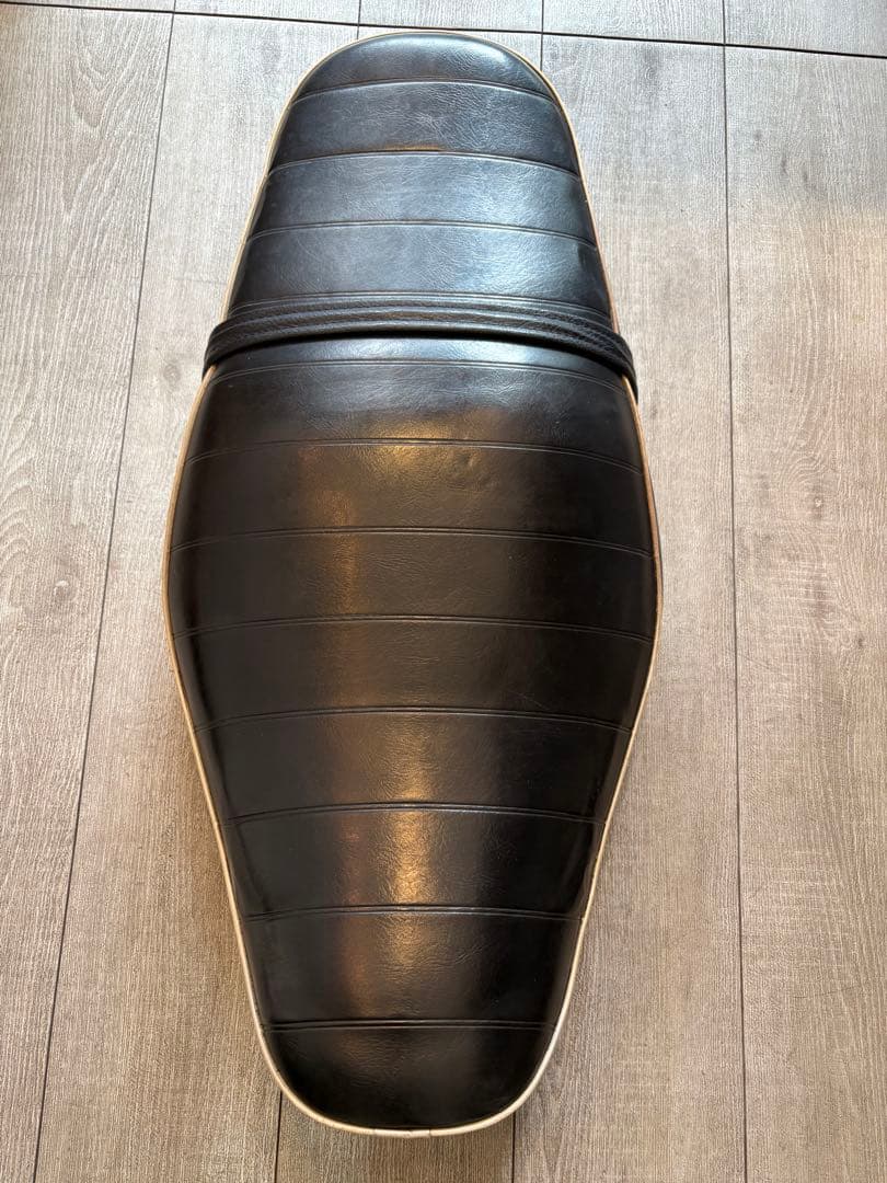 kawasaki w800純正シート　バイク シート 黒 ビニール製 カワサキ（Kawasaki） ハイシート W800 CAFE STREET KAWASAKI シート