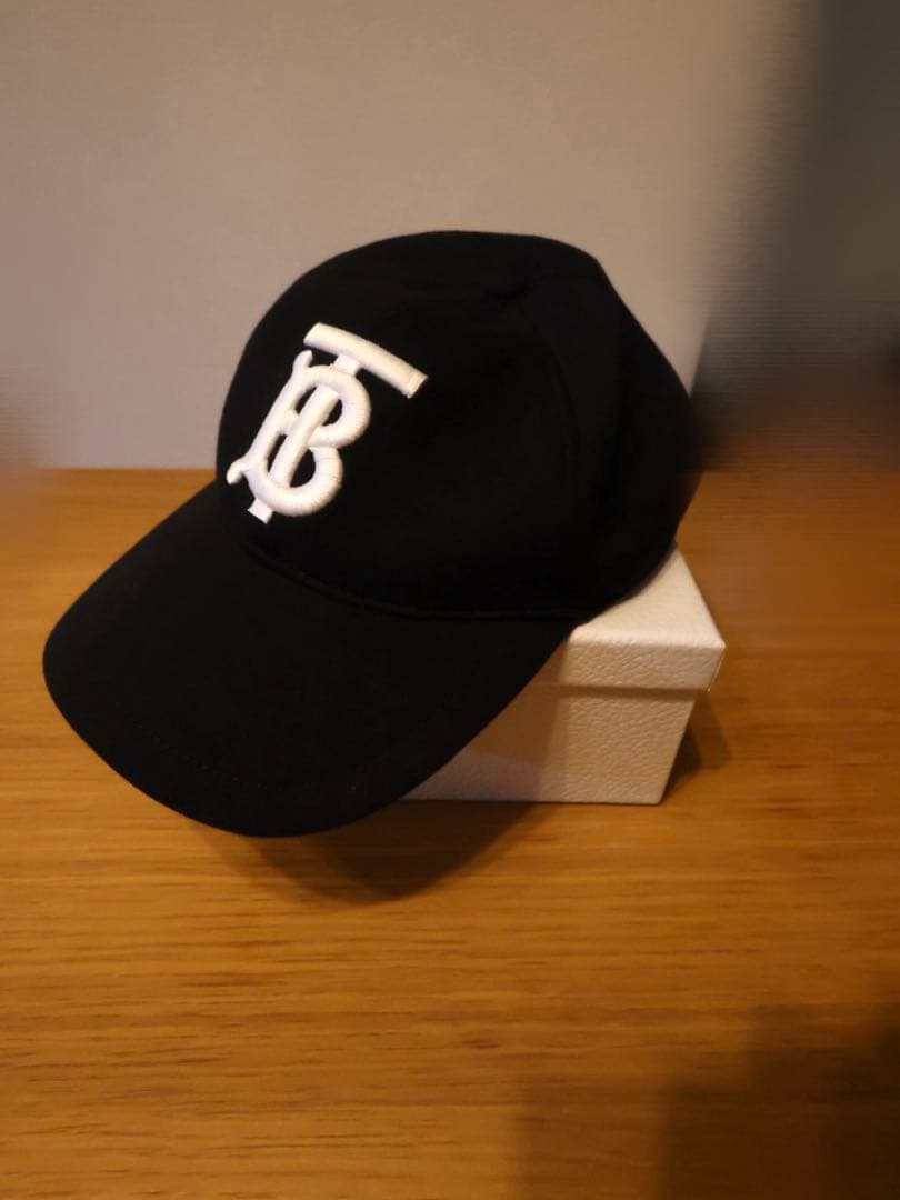 Burberry ブラック ベースボールキャップ