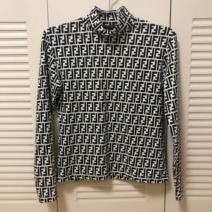 FENDI スタンドネック