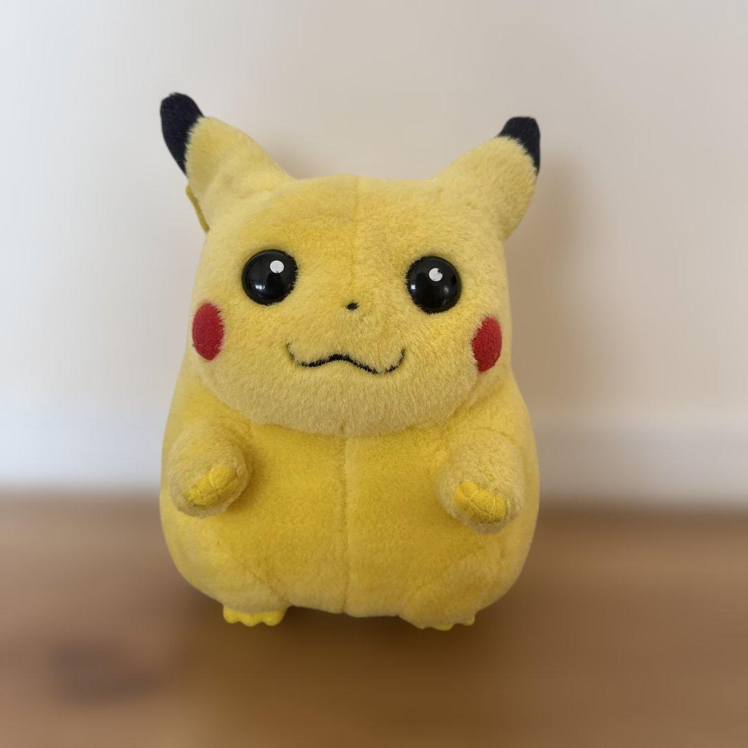 TOMY 初期　ピカチュウ　ぬいぐるみ