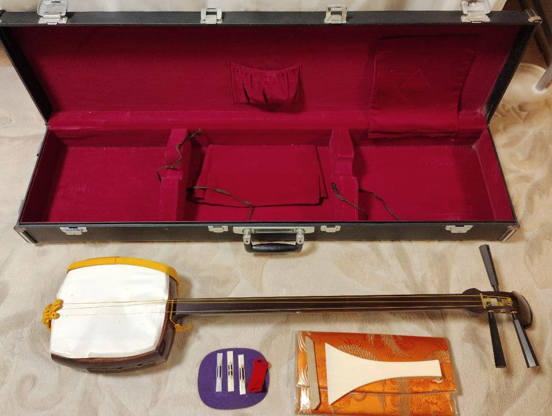 三味線 本体 ケース付き　破れあり