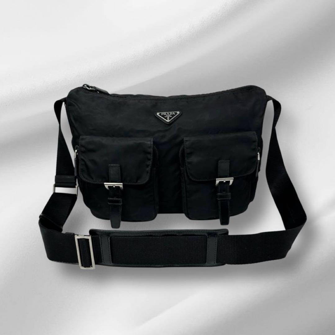 【美品】 PRADA プラダ ショルダーバッグ メッセンジャー　ナイロン e34 PRADA プラダ トライアングルロゴ ナイロン メッセンジャーバッグ