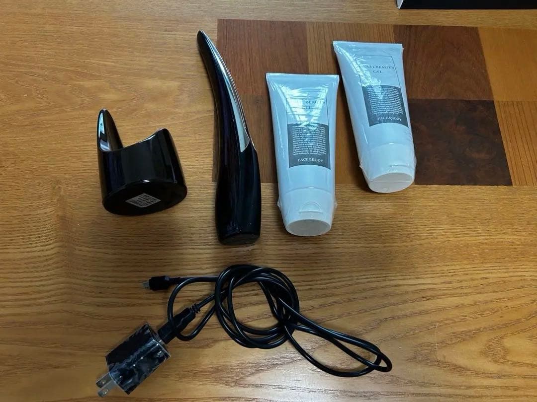 【シロ&クロ】PYR KNIGHT パイラナイト　美顔器 セット