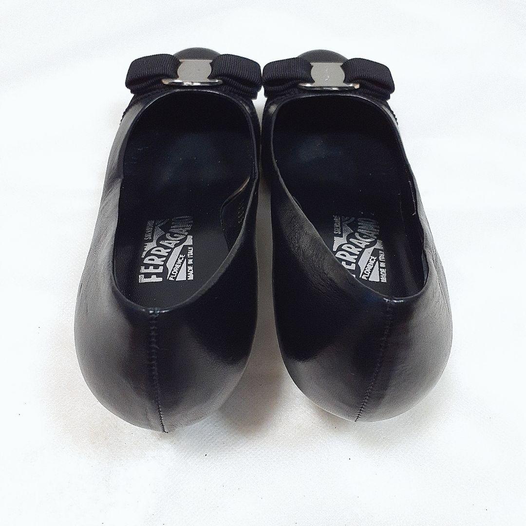 サルヴァトーレフェラガモ ヴァラリボン アーモンドトゥレザーパンプス 5.5D