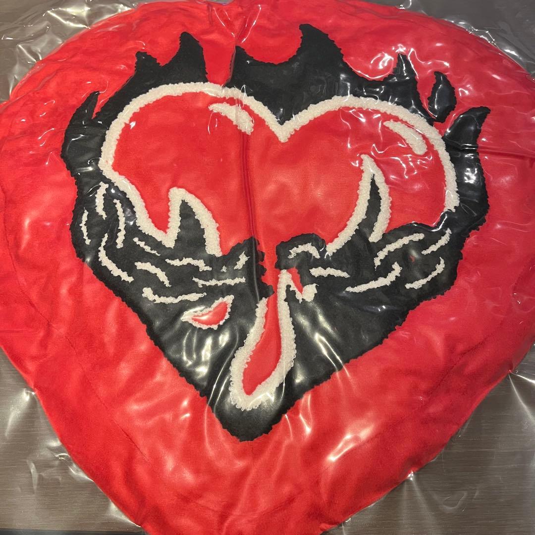 やまと　BLAZE HEART クッション　東京　命の燃やし方展　1 やまと BLAZE HEART クッション 東京 命の燃やし方展 1 コムドット