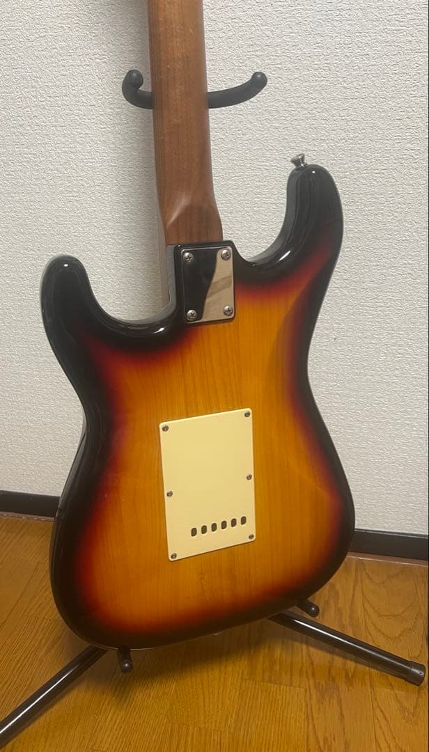 バッカス ストラトローステッドメイプル指板3TS BST-1-RSM/M - メルカリ