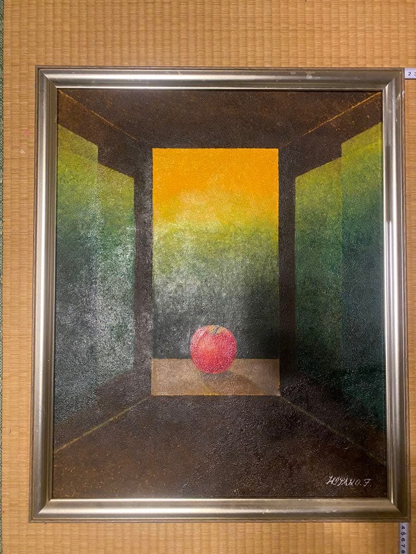 リンゴの抽象画 高級感ある額縁入り約60cm x 70cm 作:HAYAKO.F