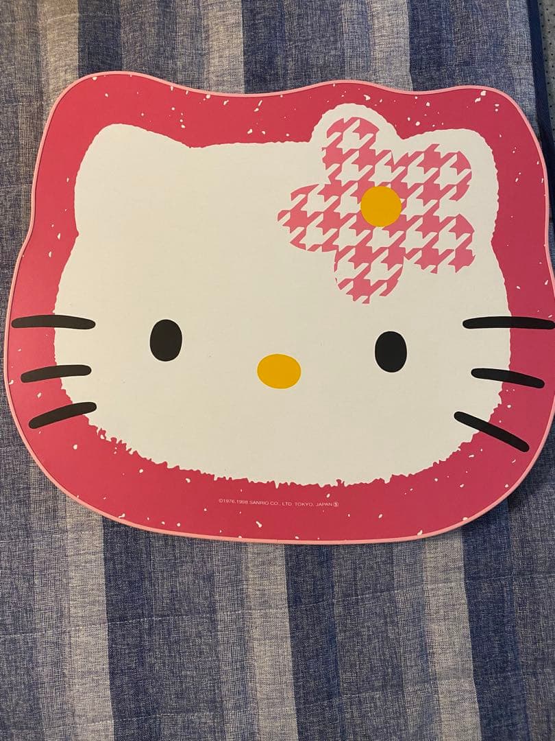 サンリオ　　ハローキティ　折りたたみテーブル　ミニテーブル　座卓