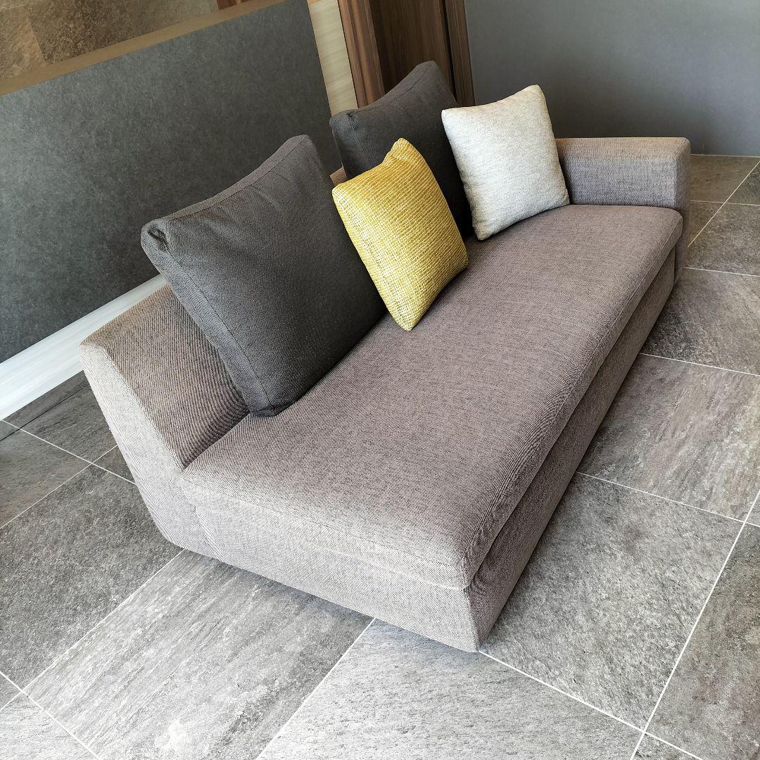 値下げ中】arflex SONA ソファ クッション4個付 日焼けあり 展示品の