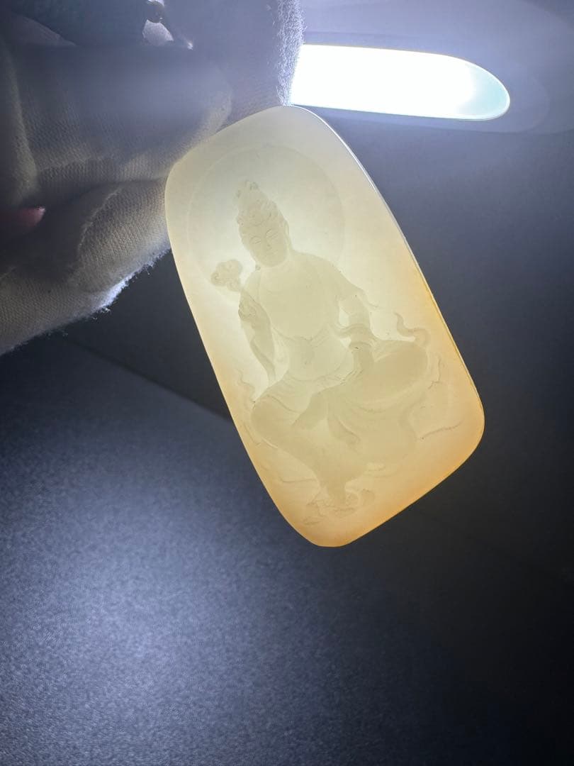 【貴重】本玉 新疆産和田玉 仏像 香港玉彫刻名匠作品 ペンダント 旧家蔵出し