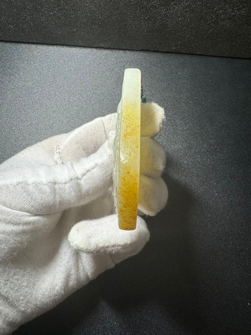 貴重】本玉 新疆産和田玉 仏像 香港玉彫刻名匠作品 ペンダント 旧家