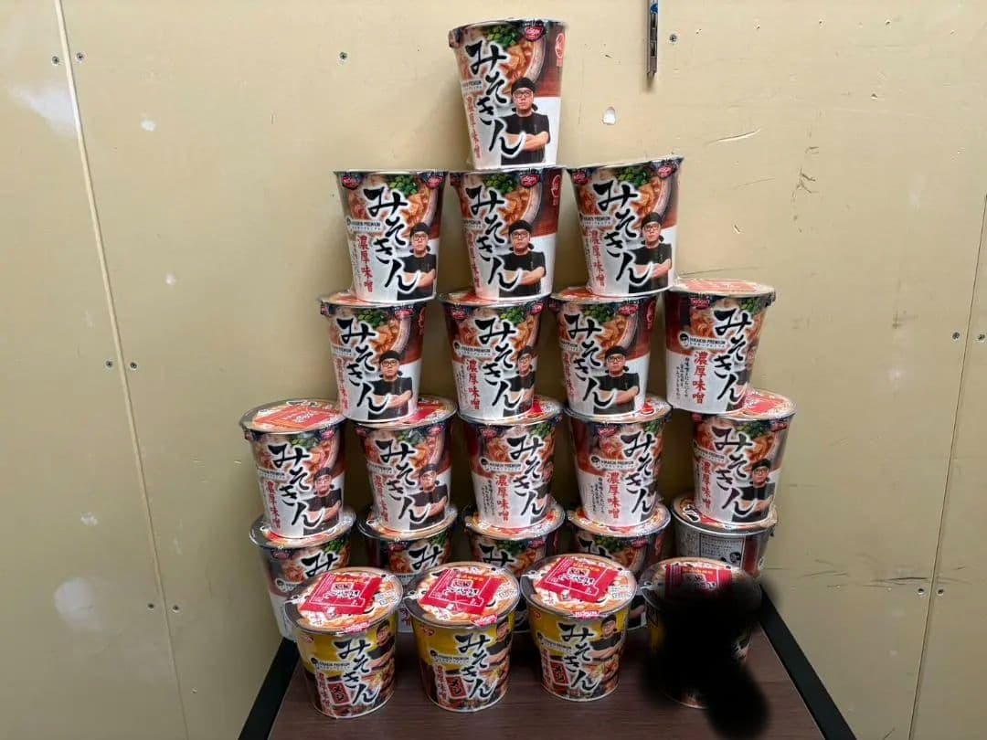 HIKAKIN みそきんラーメン 18個 みそきんメシ 3個 計21個 楽天市場】【送料無料】新みそきん味噌きんラーメン3個+メシ3個濃厚