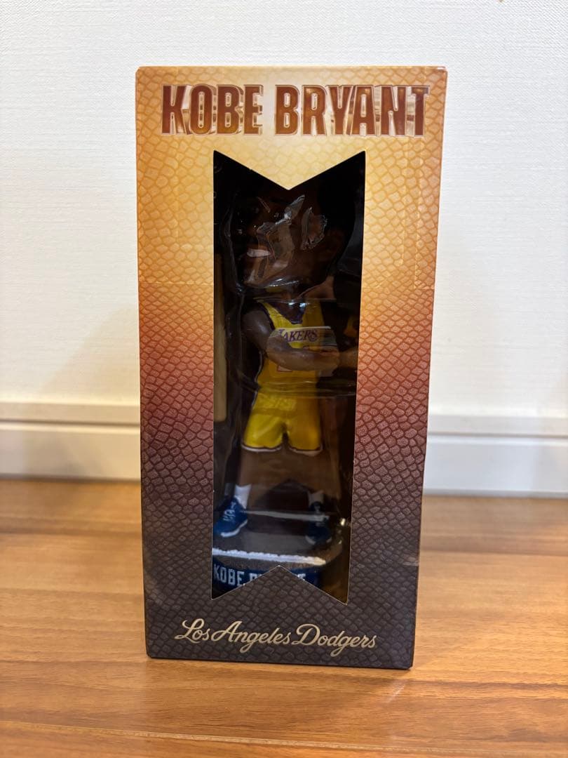 Kobe Bryant コービー・ブライアント ボブルヘッド ドジャース限定配布 ビアンカ・ブライアントは、ドジャースの最初のピッチでコービー