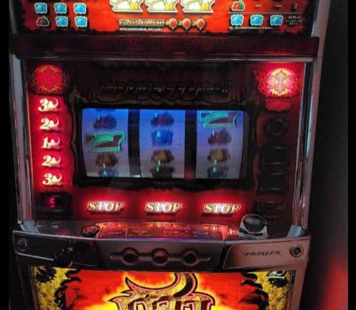 パチスロ実機 4号機　兜　カブト パチスロ】家スロ配信 裏物兜 実機配信 - YouTube