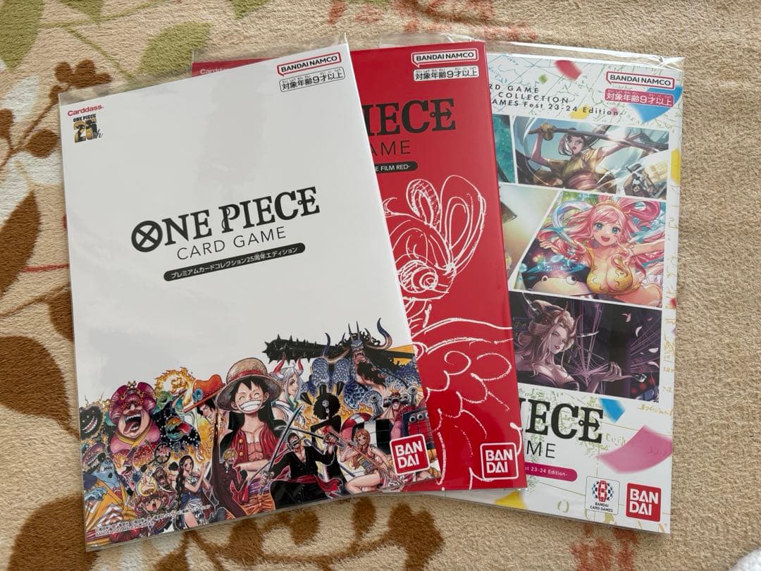 ワンピースカード　プレミアムカードコレクション　３個