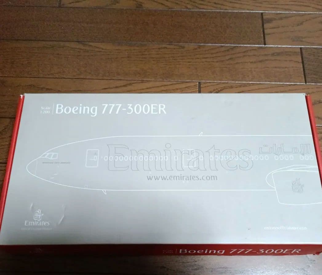 Boeing 777-300ER 模型 1:200 エミレーツ航空