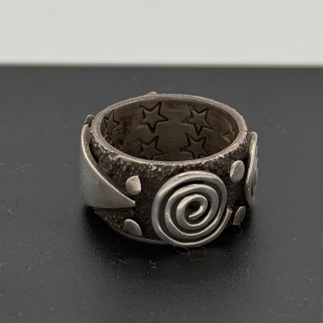 ナバホ族 アレックスサンチェス(Alex Sanchez) ペトログリフ リング