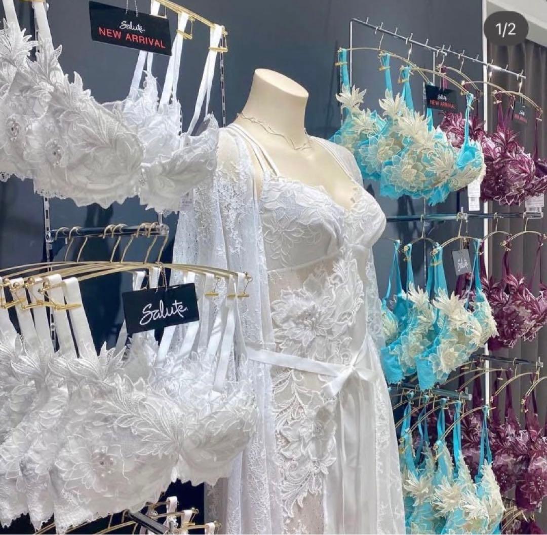 Salute 52ガウン、スリップ、ショーツセット　WHカラー　Mサイズ