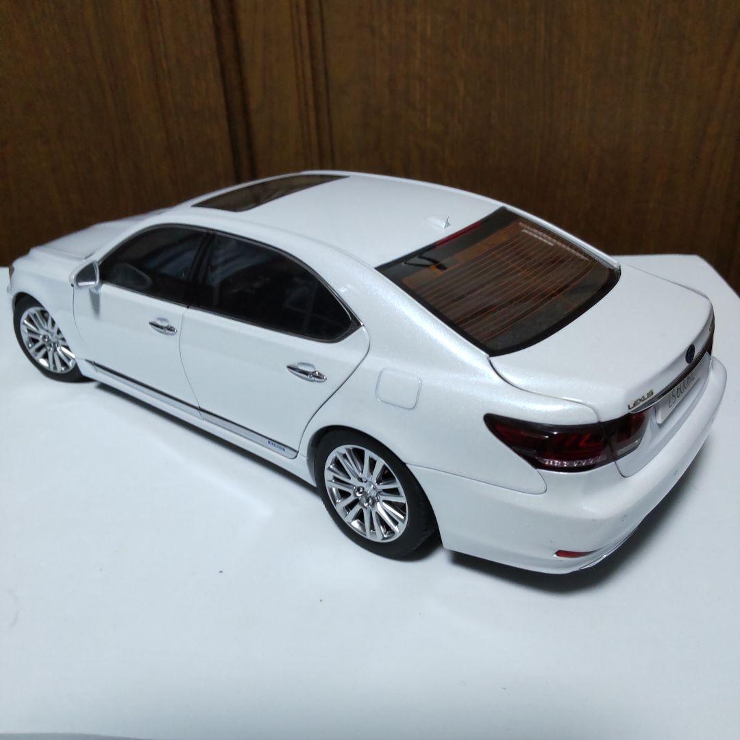 レクサス LS600hL ホワイトパール 1/18 オートアート - メルカリ