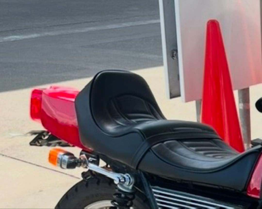 Kawasaki Z400FX シート 黒 猫背 - メルカリ