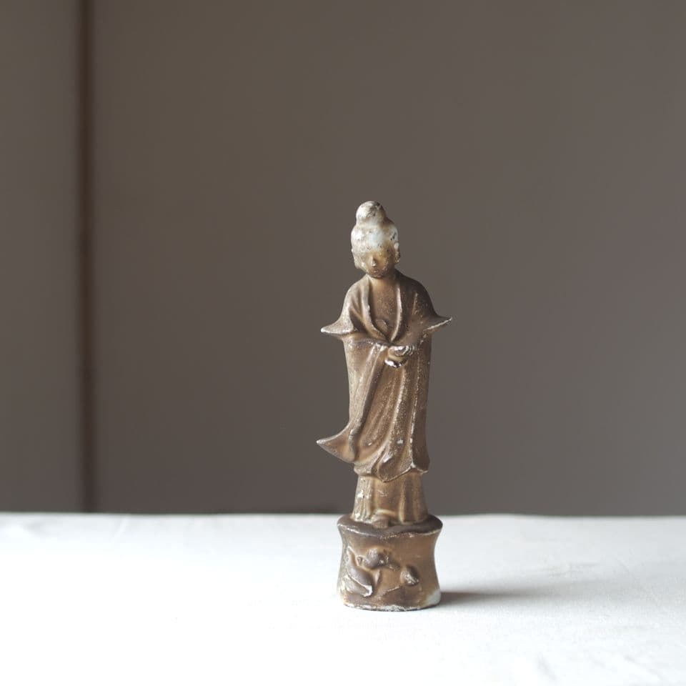 古い白磁の観音菩薩像 古道具 骨董 古美術 2026年最新】白磁観音の人気アイテム - メルカリ