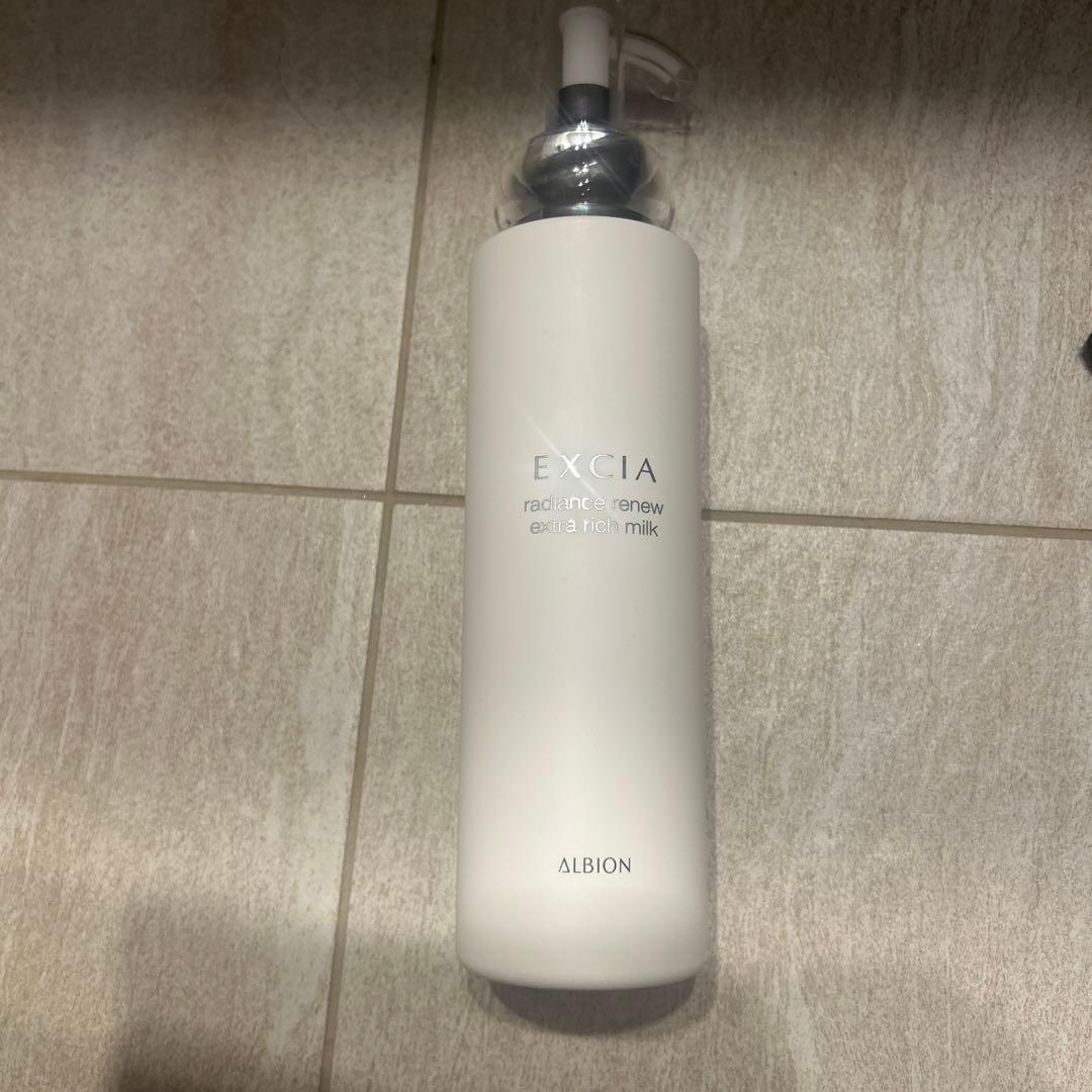 ALBION エクシア　ラディアンスリニューエクストラリッチミルク