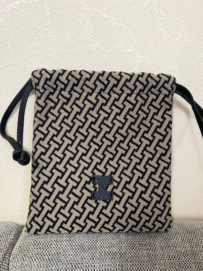 IACUCCIのモノグランマ ポーチ IACUCCI】モノグランマ ポーチ JACQUARD/RUGA (IACUCCI/ファッション