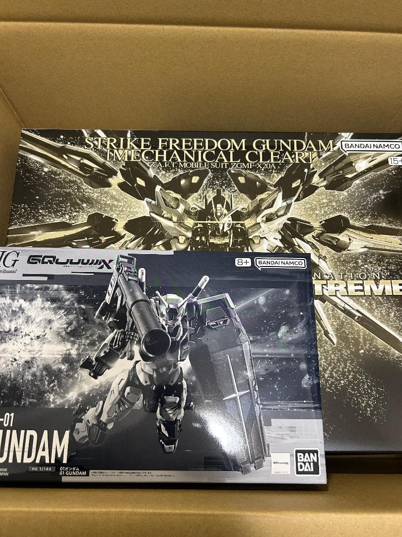 MGEX ストライクフリーダムガンダム [メカニカルクリア] HG 01ガンダム MGEX ストライクフリーダムガンダム［メカニカルクリア］」10月11日12