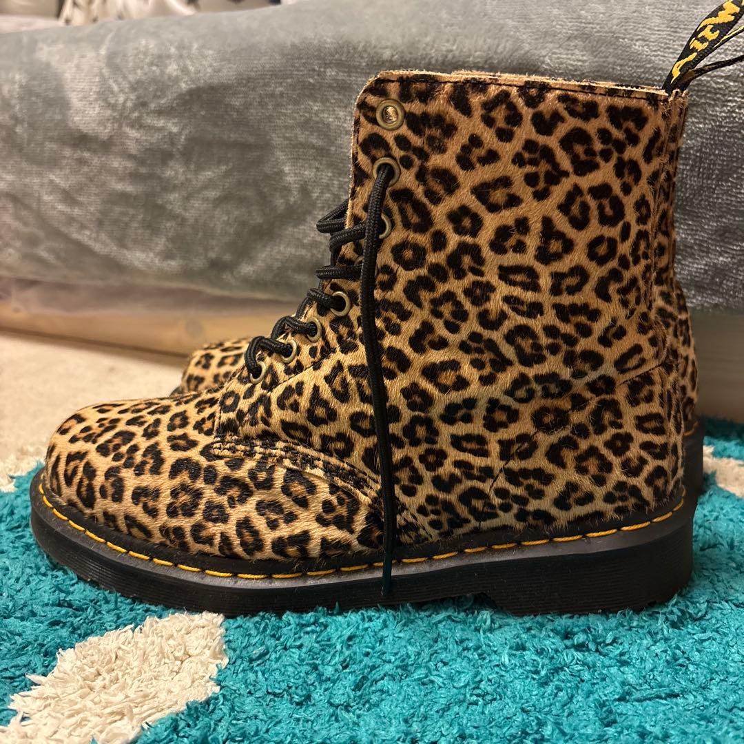 Dr.martensドクターマーチン　ブーツレオパレード　ヒョウ柄 ドクターマーチン“レオパード柄レザー”のバレンタイン限定ブーツ
