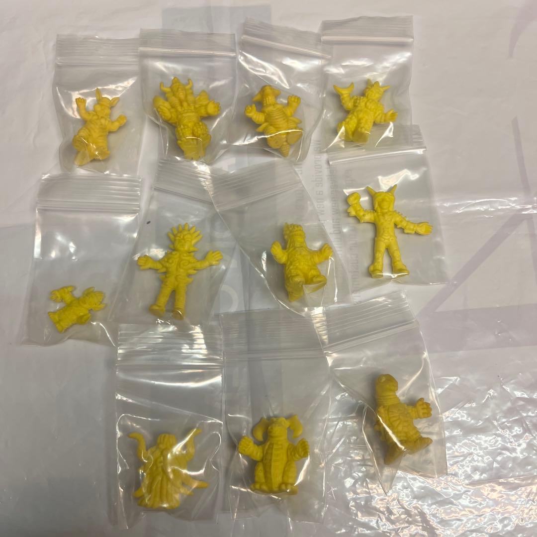 ウルトラマン怪獣消しゴムレア物黄、桃、黒。バラ売りok‼️